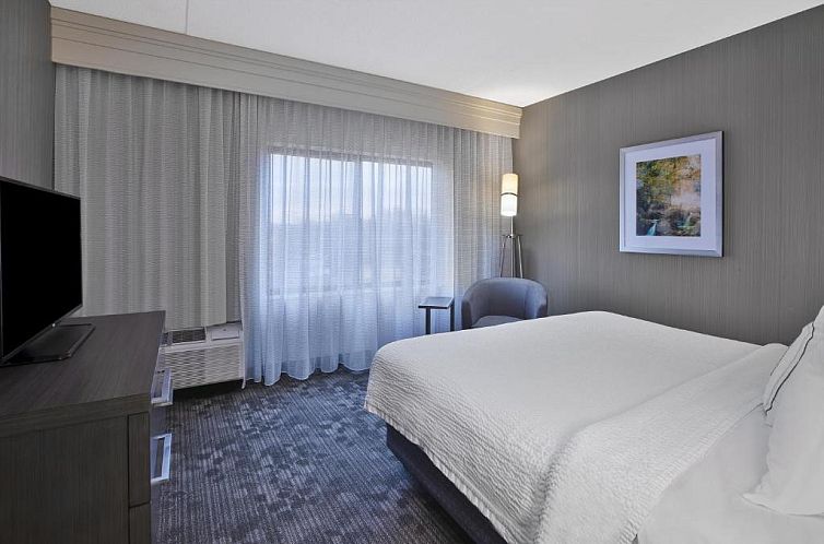 Courtyard by Marriott Somerset