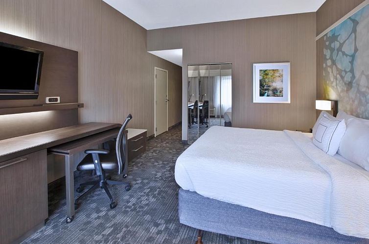 Courtyard by Marriott Somerset