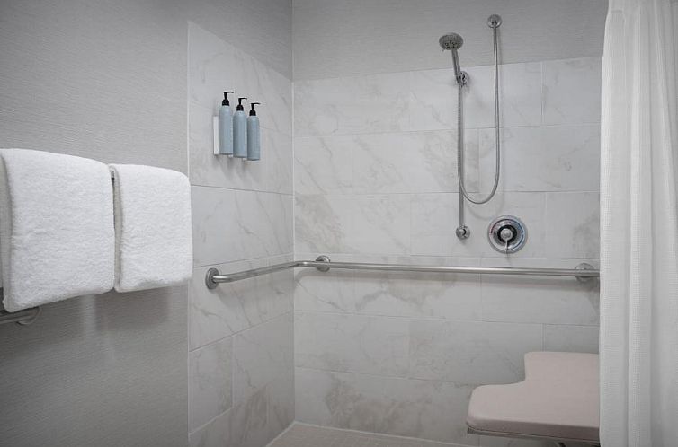 Courtyard Dallas Addison Quorum Drive