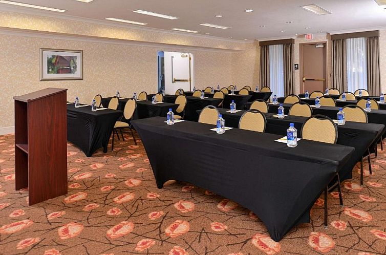 Hilton Garden Inn Addison