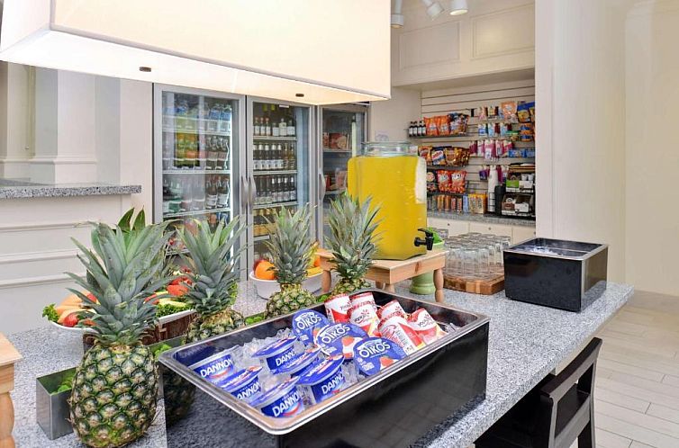 Hilton Garden Inn Addison