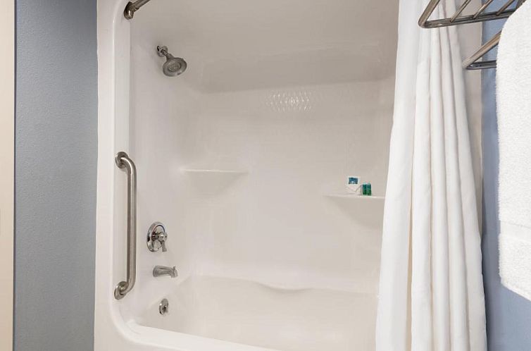 Holiday Inn Express Cambridge, an IHG Hotel