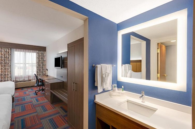 Holiday Inn Express Cambridge, an IHG Hotel