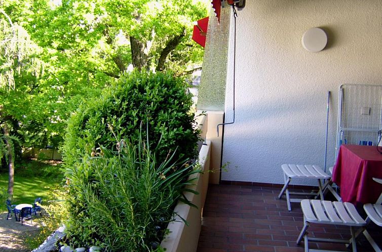 Appartementhaus im Grün