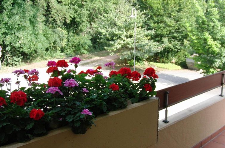 Appartementhaus im Grün