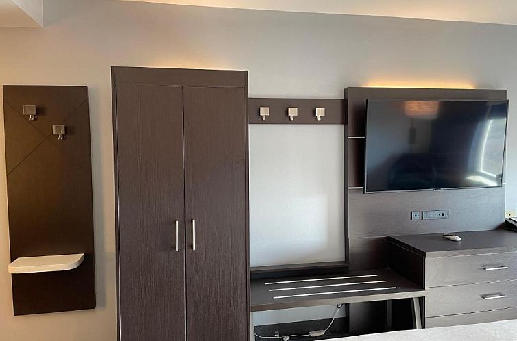 Holiday Inn Express & Suites Columbia - East Elkridge, an IH