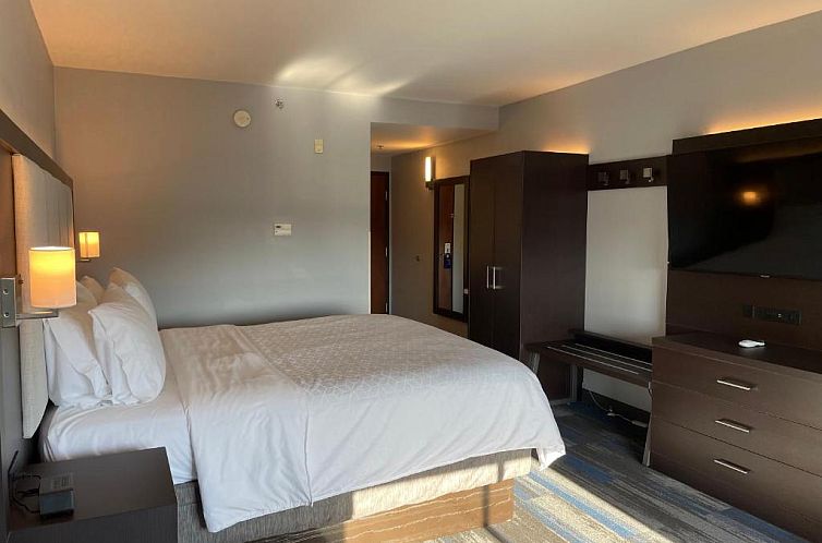 Holiday Inn Express & Suites Columbia - East Elkridge, an IH