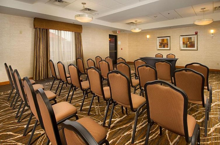 Holiday Inn Express & Suites Columbia - East Elkridge, an IH