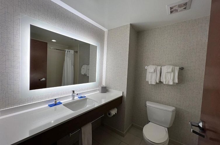 Holiday Inn Express & Suites Columbia - East Elkridge, an IH