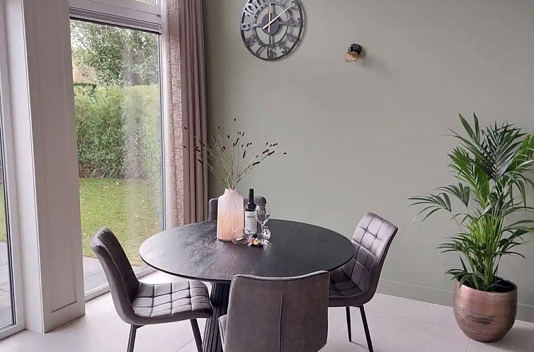 Comfort bungalow 01 met jacuzzi