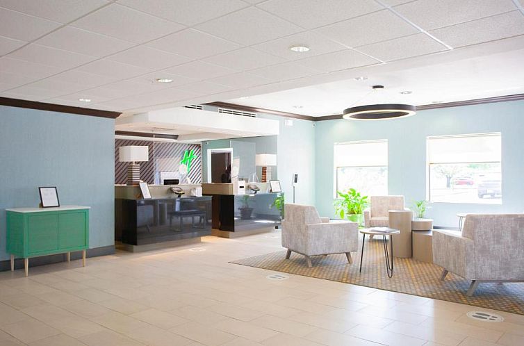 Holiday Inn & Suites Spring - The Woodlands