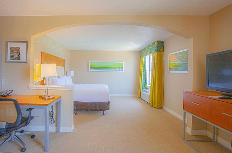 Holiday Inn & Suites Spring - The Woodlands