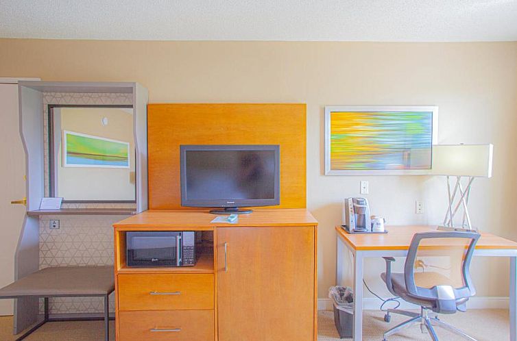 Holiday Inn & Suites Spring - The Woodlands