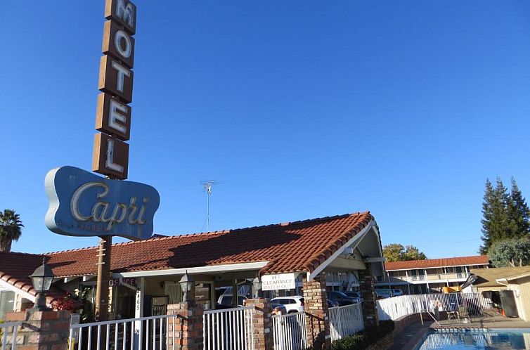 Capri Motel