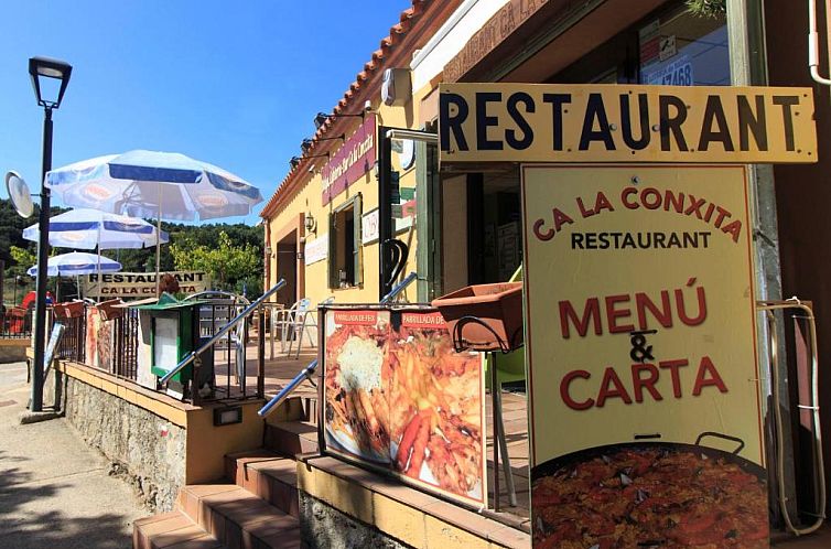 Ca La Conxita Hostal & Restaurante