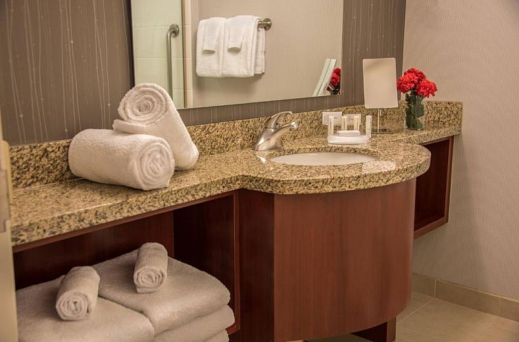 Courtyard by Marriott Bethesda Chevy Chase
