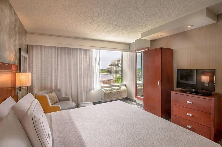 Courtyard by Marriott Bethesda Chevy Chase