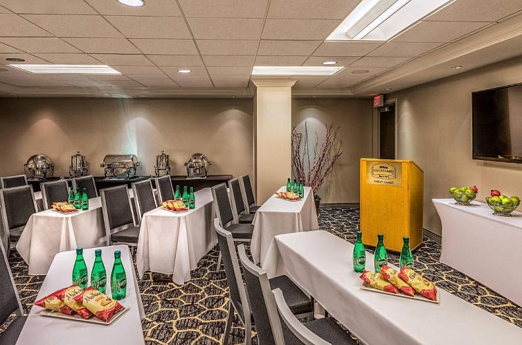 Courtyard by Marriott Bethesda Chevy Chase