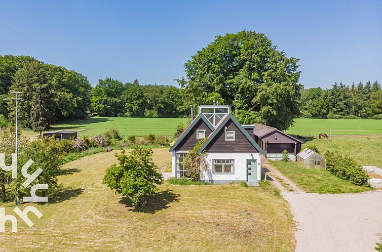 Aerial view of vacation home DG748 in Loenen, Veluwe, Gelderland surrounded by greenery.