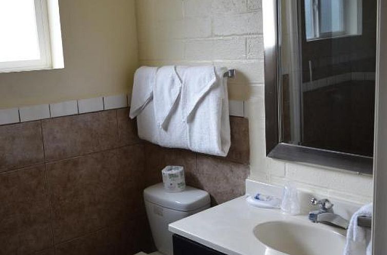 Stanlunds Inn and Suites