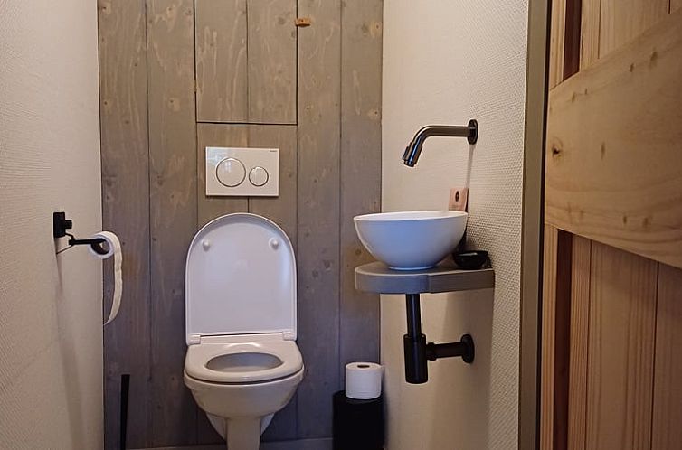 Vakantiehuisje in Uithuizermeeden