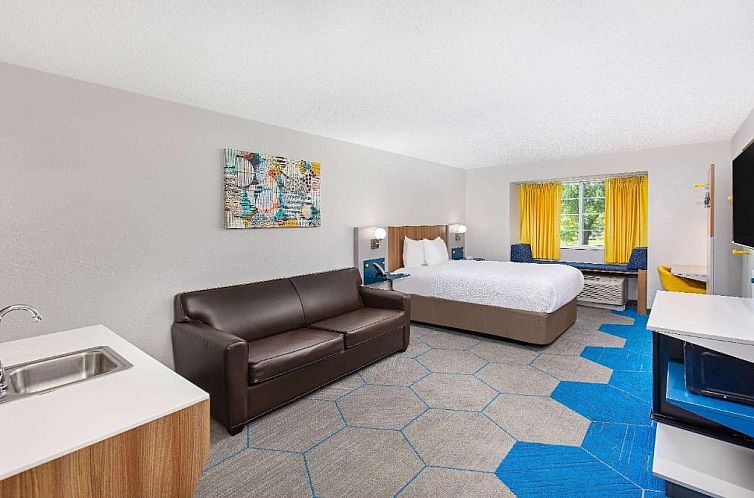 Microtel Inn & Suites Columbus North