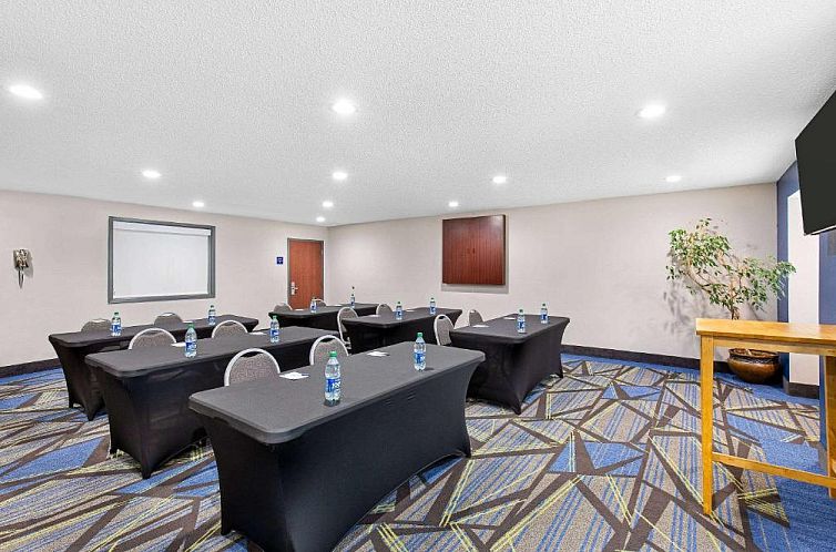 Microtel Inn & Suites Columbus North