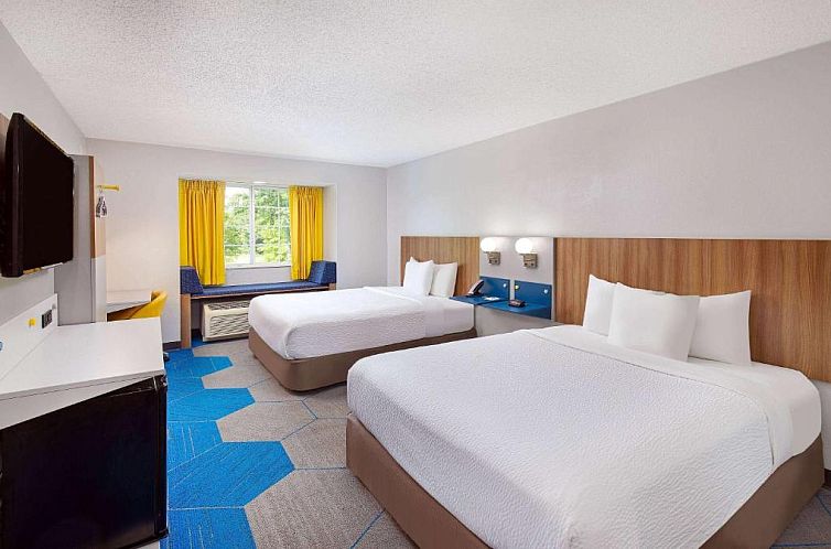 Microtel Inn & Suites Columbus North