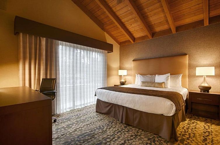 Best Western The Inn & Suites Pacific Grove
