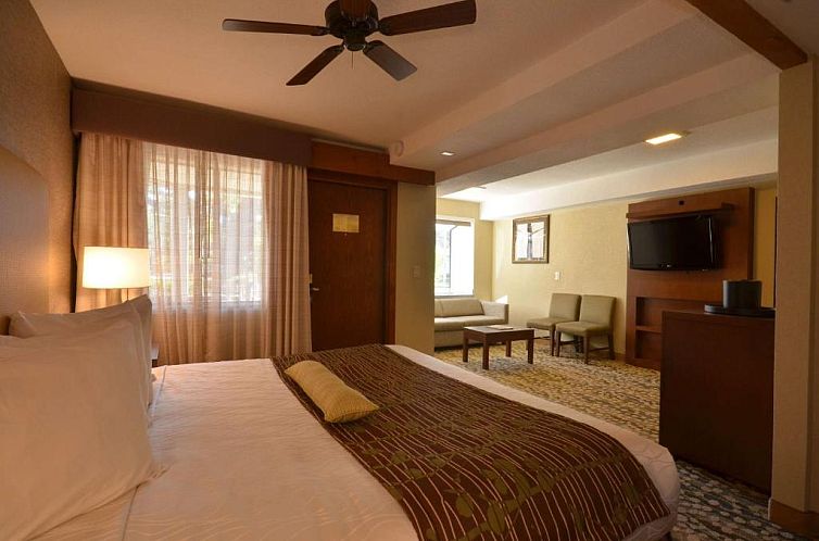 Best Western The Inn & Suites Pacific Grove
