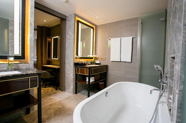 Centara Grand At Centralworld - SHA Extra Plus Certified