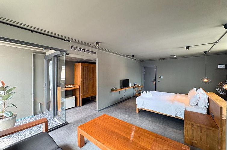 Centric Place Hotel