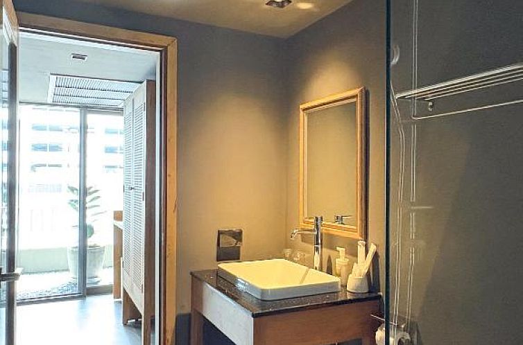 Centric Place Hotel