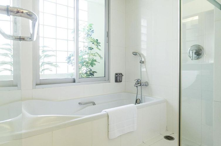 AT EASE saladaeng by AETAS