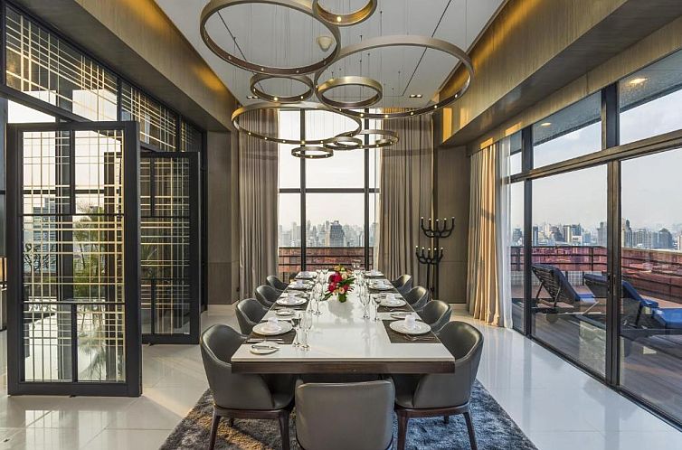 Emporium Suites by Chatrium