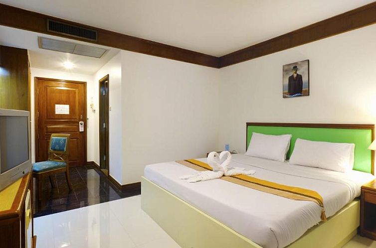 Silom Avenue Inn