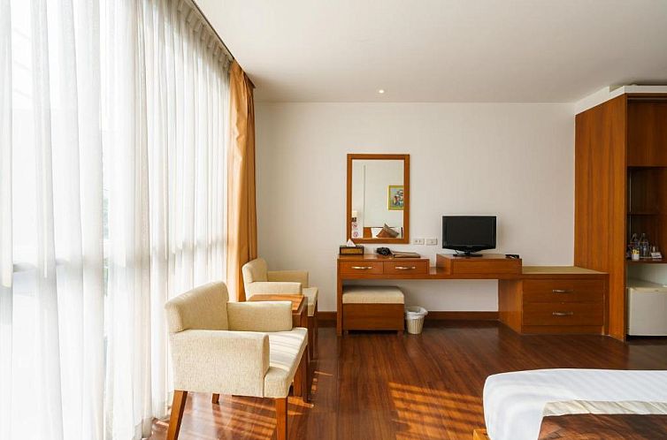 Lantana Resort