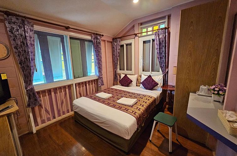Samsen Sam Place