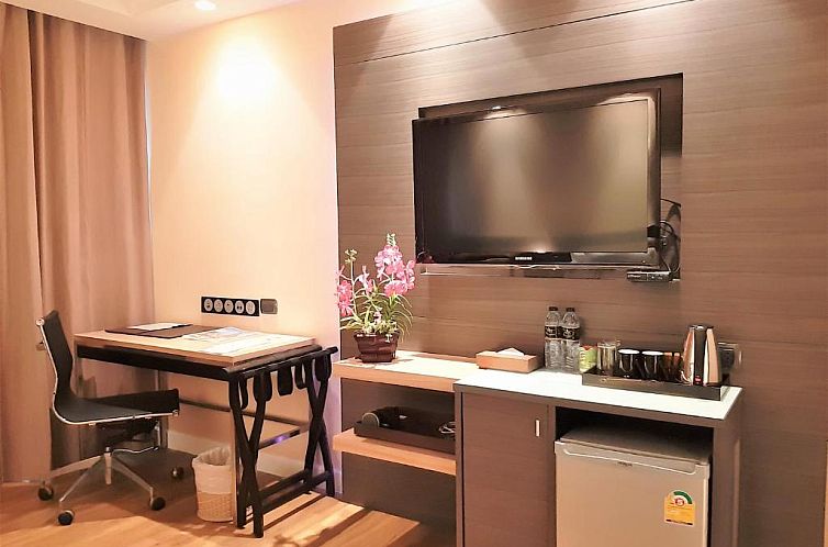 Amora NeoLuxe Suites Hotel