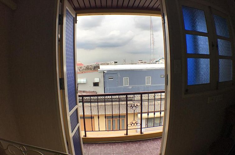 Roof View Place