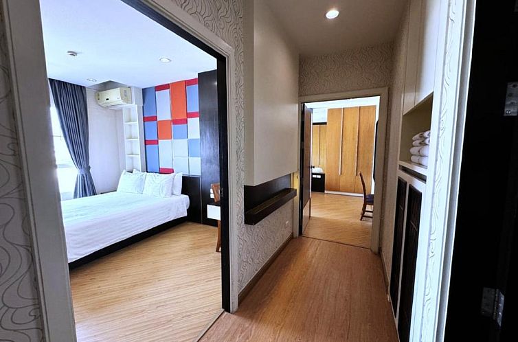 The Sunreno Hotel