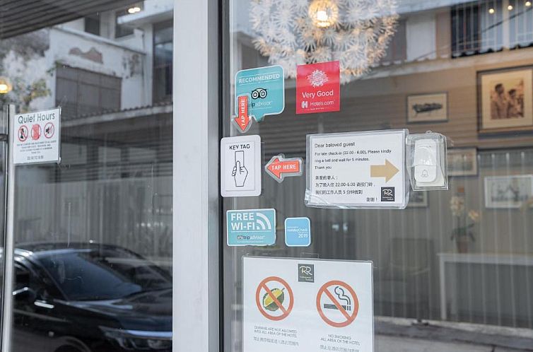 Ratchadamnoen Residence