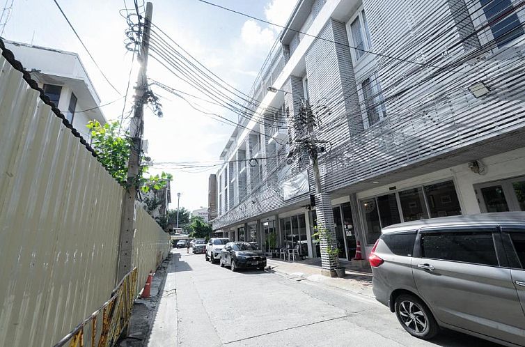 Ratchadamnoen Residence
