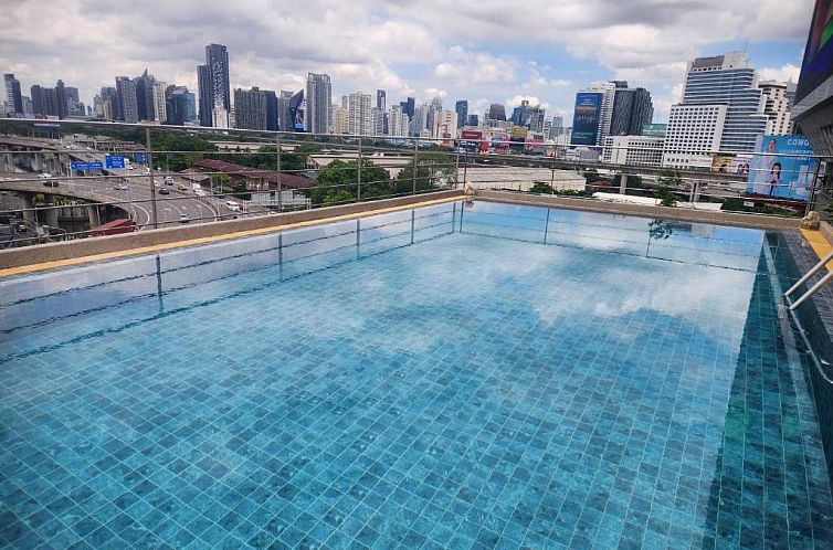 Interchange Tower Serviced Apartment - SHA Extra Plus