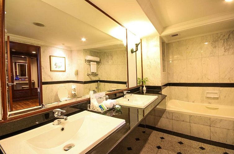 Golden Tulip Sovereign Hotel Bangkok