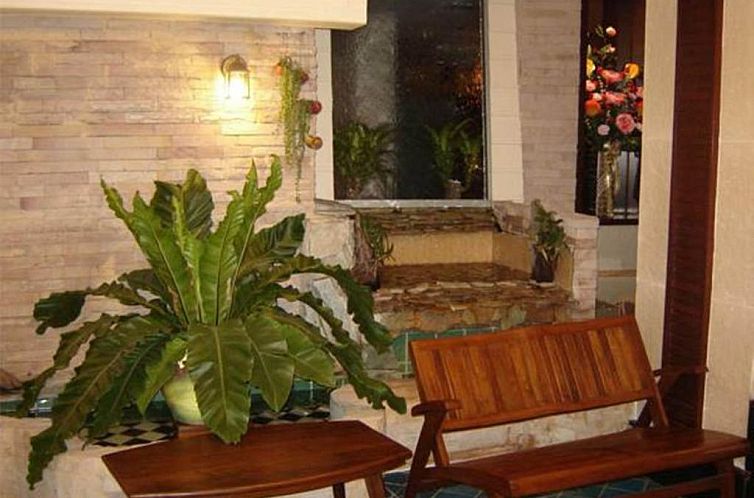 Rambuttri House
