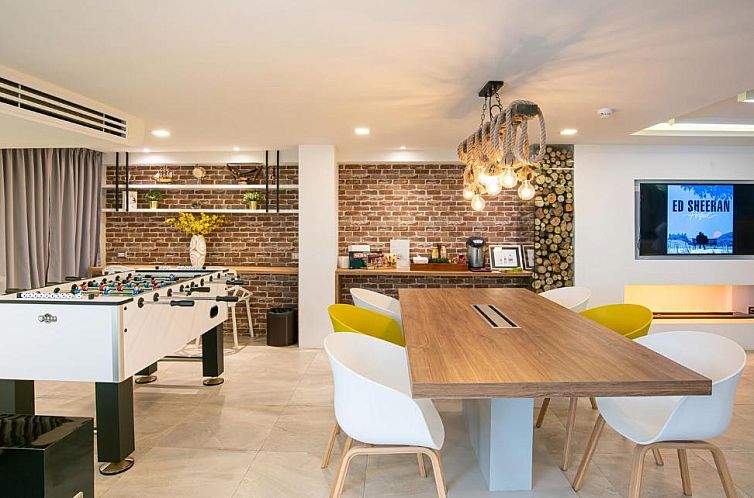 Benviar Tonson Residence