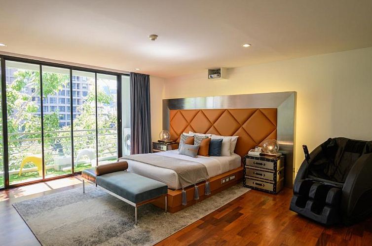 Benviar Tonson Residence