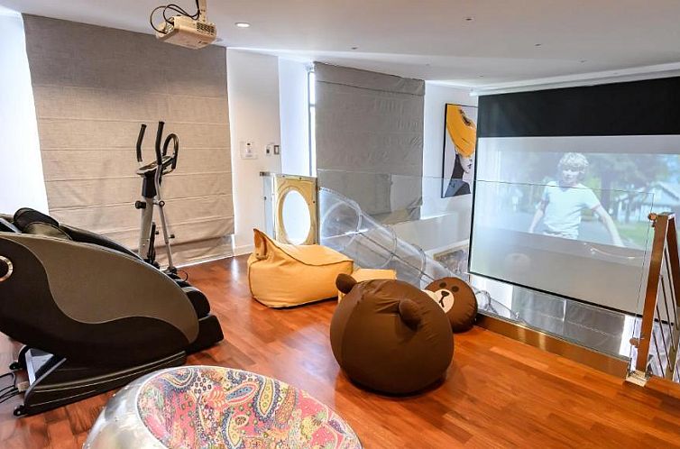 Benviar Tonson Residence