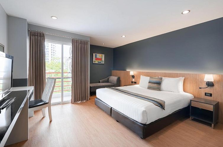 iCheck inn Residences Sathorn - SHA Certified